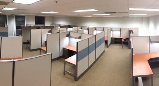 AIS DiVi 6x6 Workstations 23 in Room.